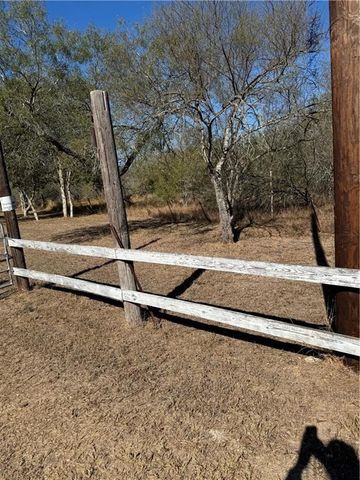 4204 County Road 308, Orange Grove, TX 78372