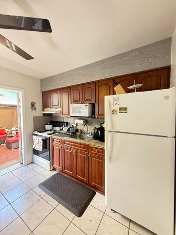 250 SW 76th Court, Miami, FL 33144