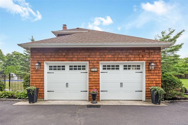 348 Middle Road, Bayport, NY 11705