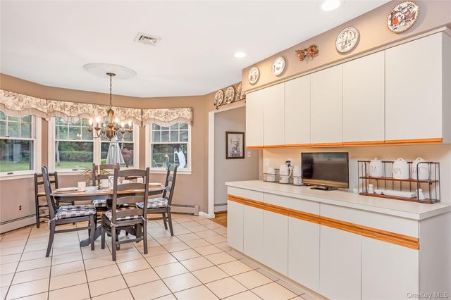 348 Middle Road, Bayport, NY 11705