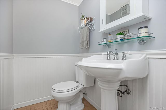 348 Middle Road, Bayport, NY 11705