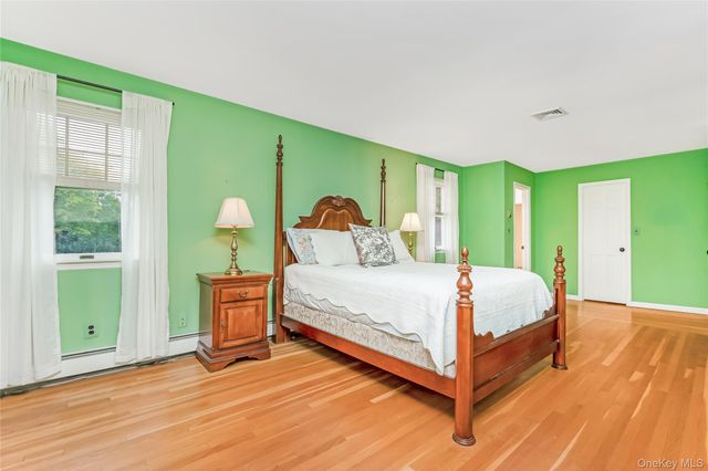 348 Middle Road, Bayport, NY 11705