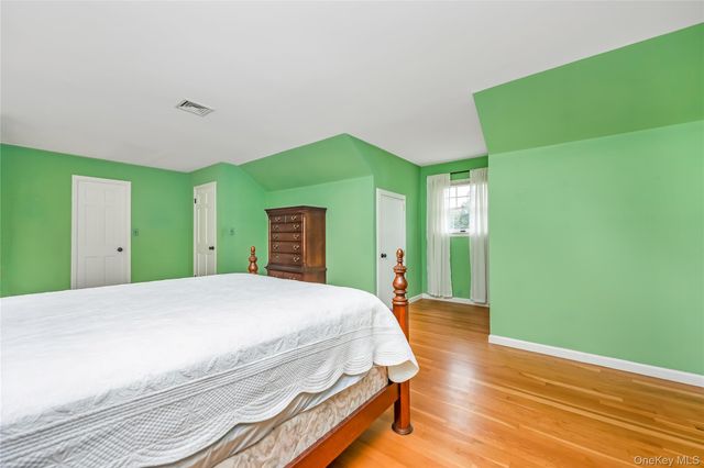 348 Middle Road, Bayport, NY 11705