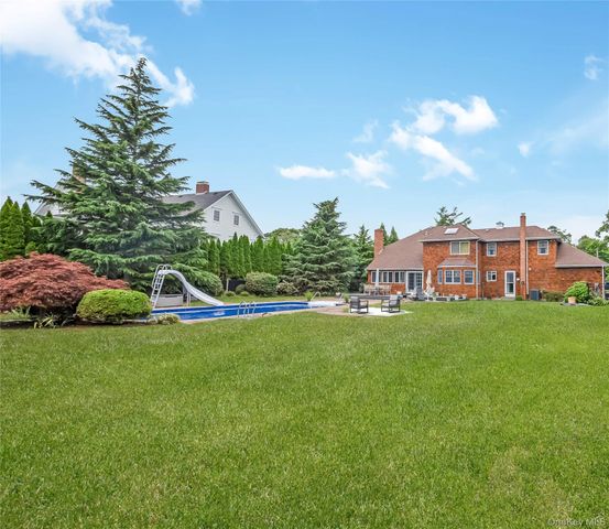 348 Middle Road, Bayport, NY 11705