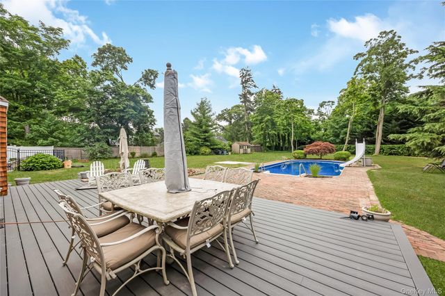 348 Middle Road, Bayport, NY 11705