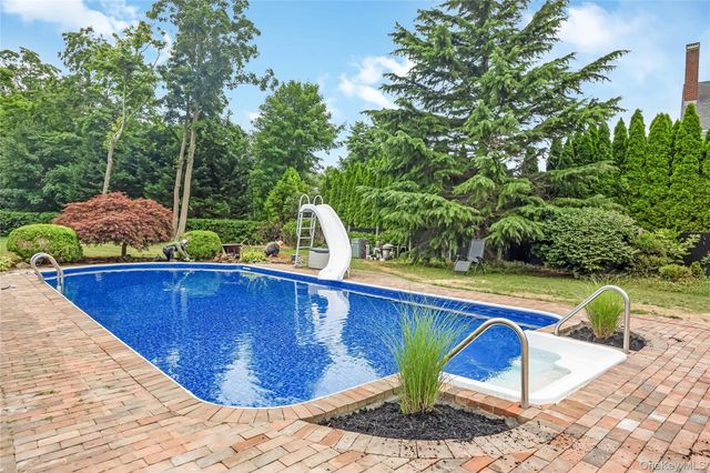 348 Middle Road, Bayport, NY 11705