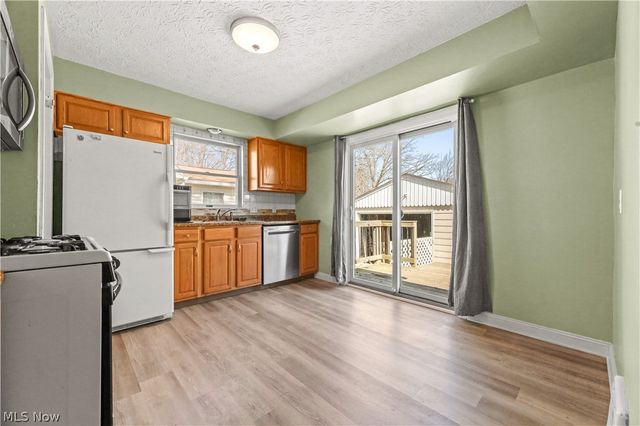 2851 8th Street, Cuyahoga Falls, OH 44221