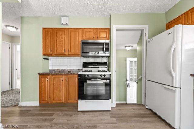 2851 8th Street, Cuyahoga Falls, OH 44221