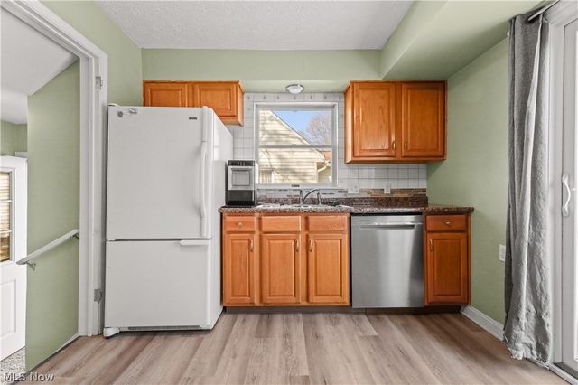 2851 8th Street, Cuyahoga Falls, OH 44221