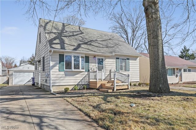 2851 8th Street, Cuyahoga Falls, OH 44221