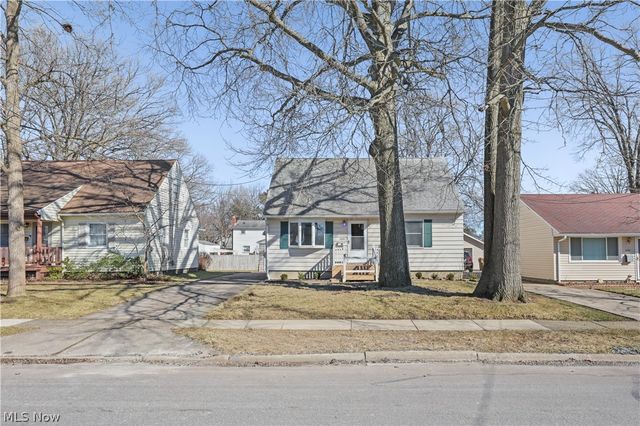 2851 8th Street, Cuyahoga Falls, OH 44221