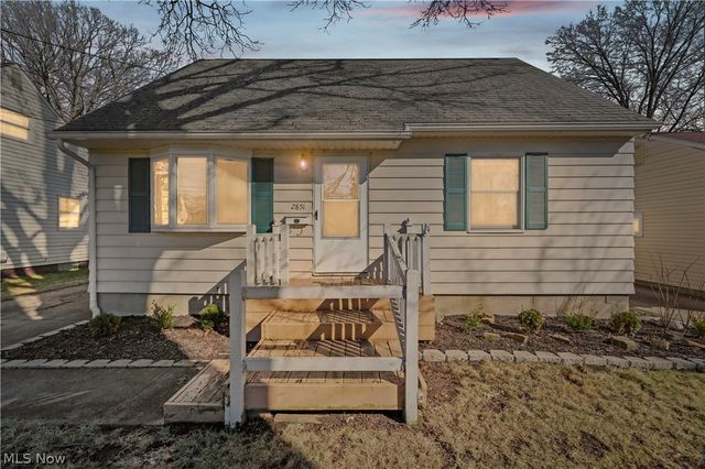 2851 8th Street, Cuyahoga Falls, OH 44221