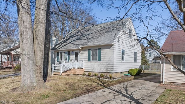 2851 8th Street, Cuyahoga Falls, OH 44221