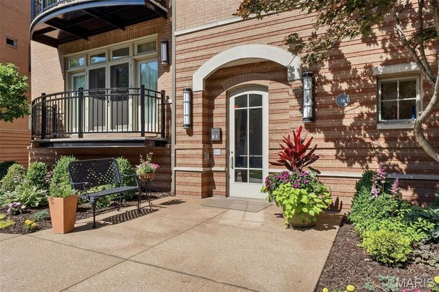 40 Brighton Way 1S, Clayton, MO 63105