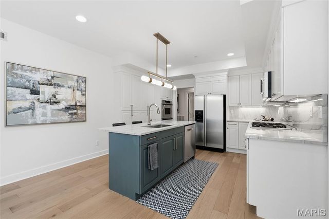 40 Brighton Way 1S, Clayton, MO 63105