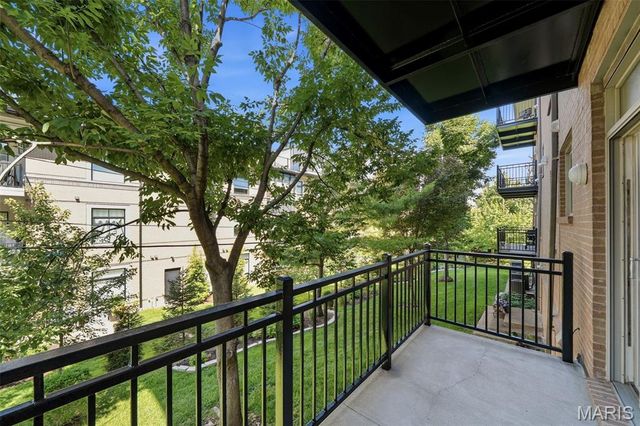 40 Brighton Way 1S, Clayton, MO 63105