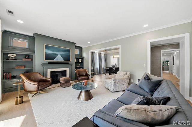 40 Brighton Way 1S, Clayton, MO 63105