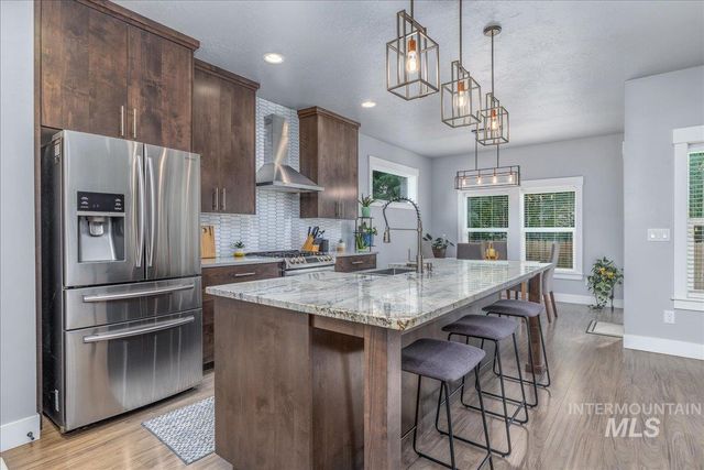 6204 W Edgewater Dr, Boise, ID 83709