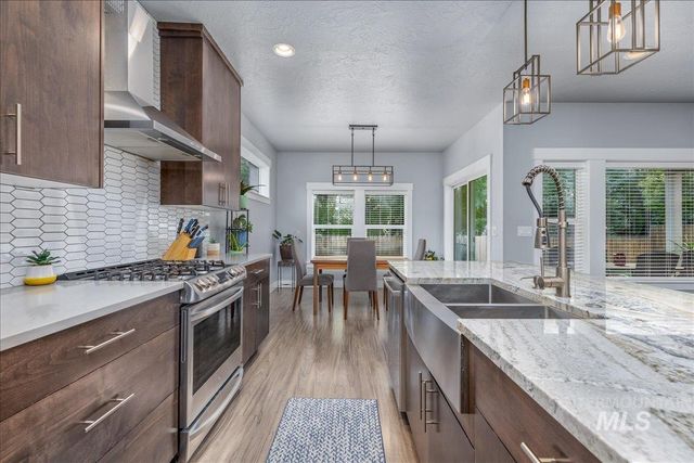 6204 W Edgewater Dr, Boise, ID 83709