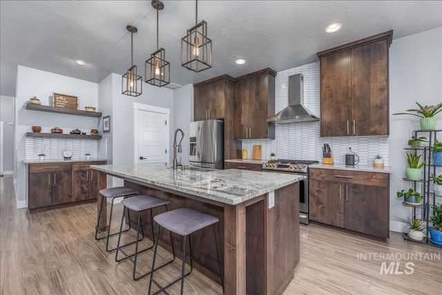 6204 W Edgewater Dr, Boise, ID 83709