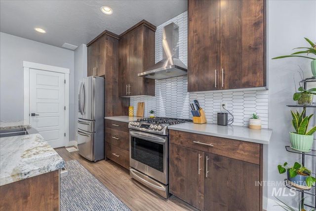 6204 W Edgewater Dr, Boise, ID 83709