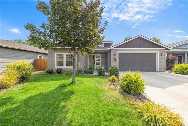 6204 W Edgewater Dr, Boise, ID 83709