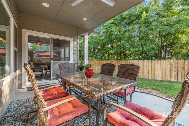 6204 W Edgewater Dr, Boise, ID 83709