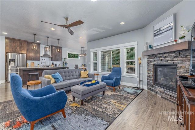6204 W Edgewater Dr, Boise, ID 83709