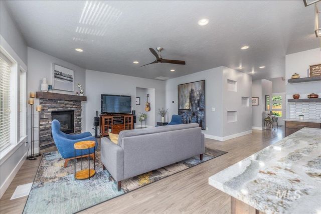 6204 W Edgewater Dr, Boise, ID 83709