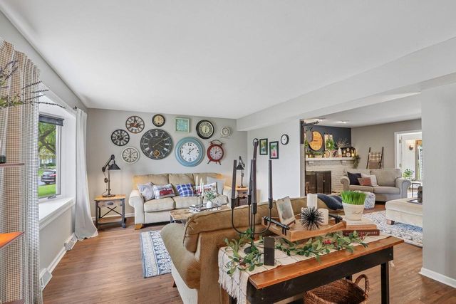 W182N8323 Georgetown DRIVE, Menomonee Falls, WI 53051