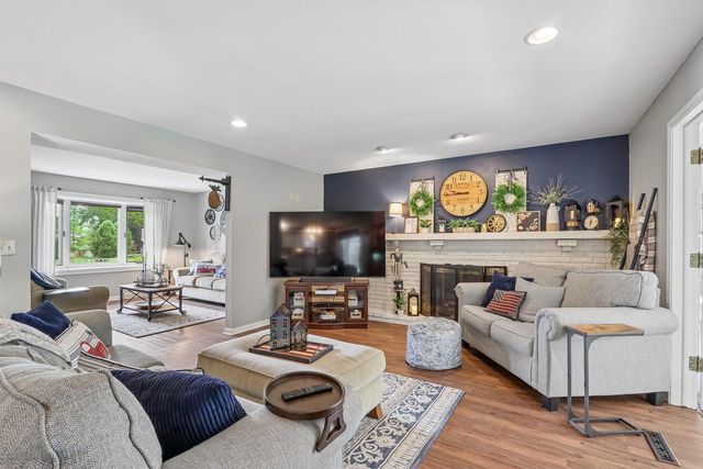 W182N8323 Georgetown DRIVE, Menomonee Falls, WI 53051