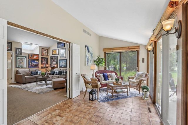W182N8323 Georgetown DRIVE, Menomonee Falls, WI 53051