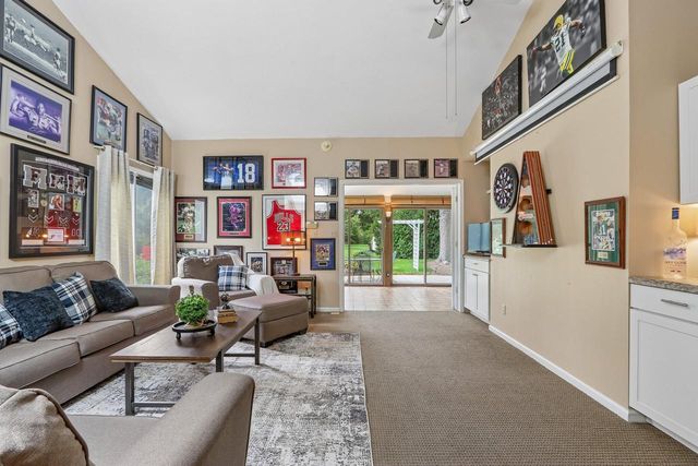 W182N8323 Georgetown DRIVE, Menomonee Falls, WI 53051