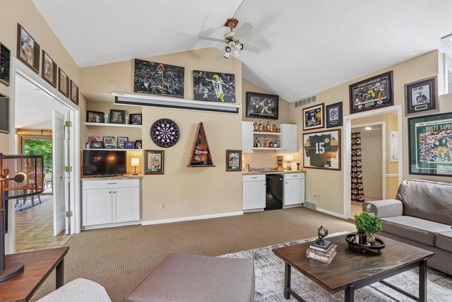 W182N8323 Georgetown DRIVE, Menomonee Falls, WI 53051