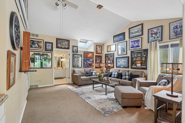 W182N8323 Georgetown DRIVE, Menomonee Falls, WI 53051