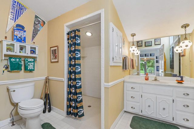 W182N8323 Georgetown DRIVE, Menomonee Falls, WI 53051