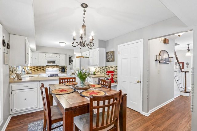 W182N8323 Georgetown DRIVE, Menomonee Falls, WI 53051
