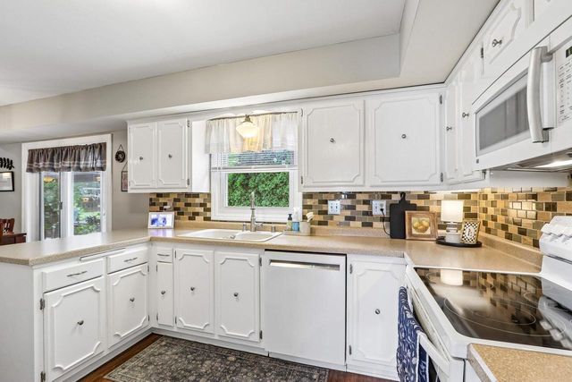 W182N8323 Georgetown DRIVE, Menomonee Falls, WI 53051