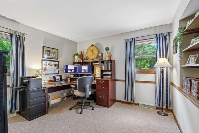 W182N8323 Georgetown DRIVE, Menomonee Falls, WI 53051
