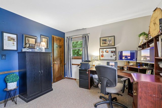 W182N8323 Georgetown DRIVE, Menomonee Falls, WI 53051