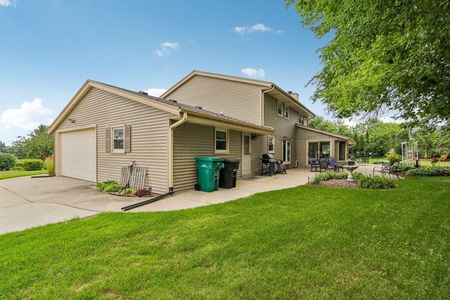 W182N8323 Georgetown DRIVE, Menomonee Falls, WI 53051