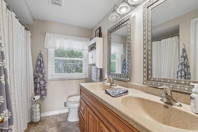 W182N8323 Georgetown DRIVE, Menomonee Falls, WI 53051