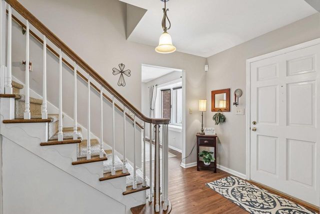 W182N8323 Georgetown DRIVE, Menomonee Falls, WI 53051