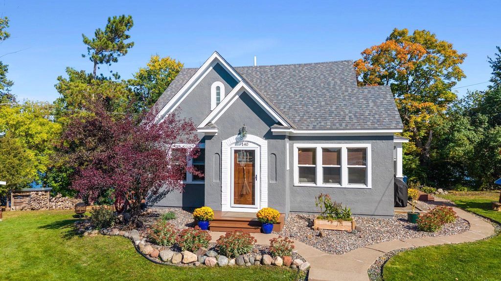 140 N Main Street, Center City, MN 55012 — exterior