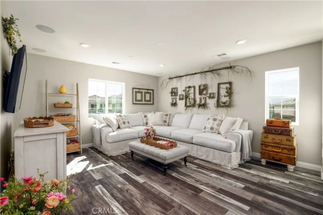 6877 Meander, Jurupa Valley, CA 91752