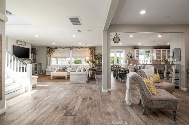 6877 Meander, Jurupa Valley, CA 91752