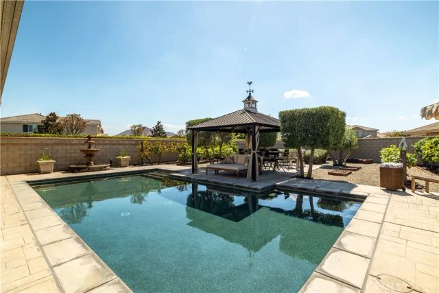 6877 Meander, Jurupa Valley, CA 91752