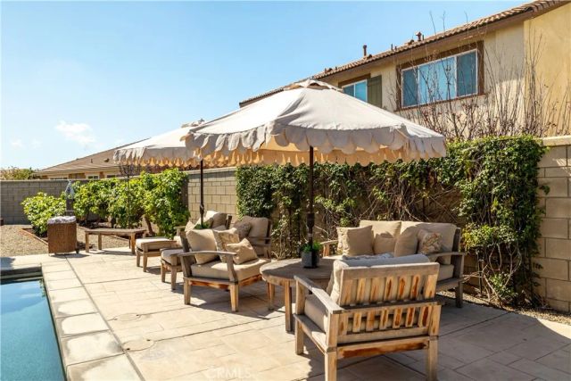 6877 Meander, Jurupa Valley, CA 91752
