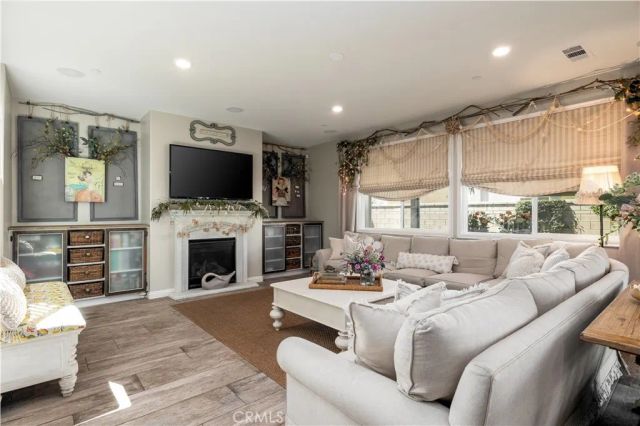 6877 Meander, Jurupa Valley, CA 91752