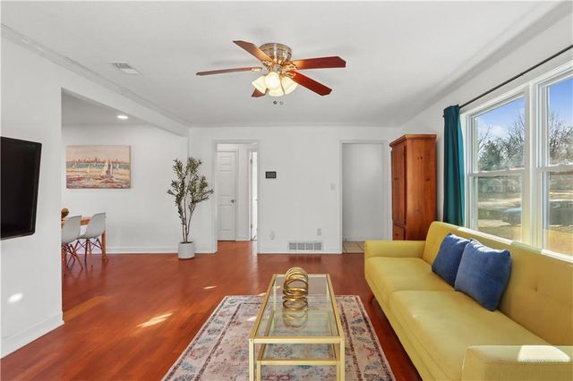 7521 High Drive, Prairie Village, KS 66208